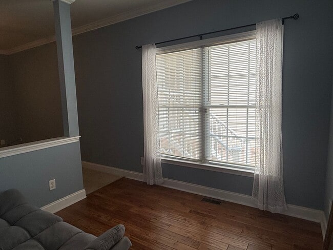 Building Photo - Beautiful Condo located in North Johnson City!