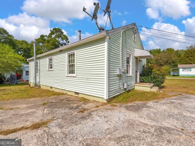 Building Photo - 652 Mozley Dr SE