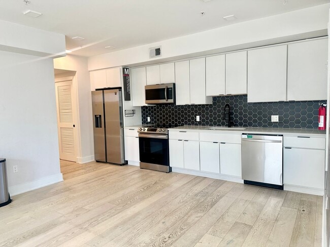 Building Photo - New Building! 2 Bed/ 2 Bath! Parking! Pets...