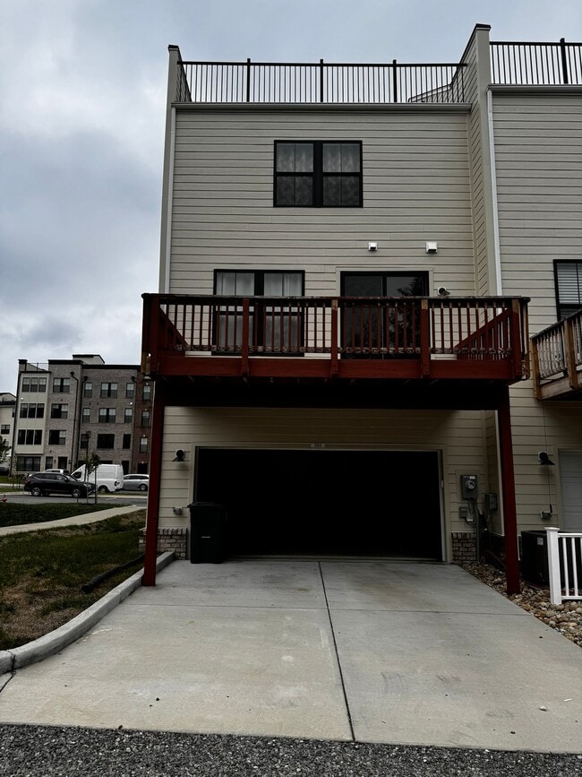 Building Photo - 596 Hazel Dr