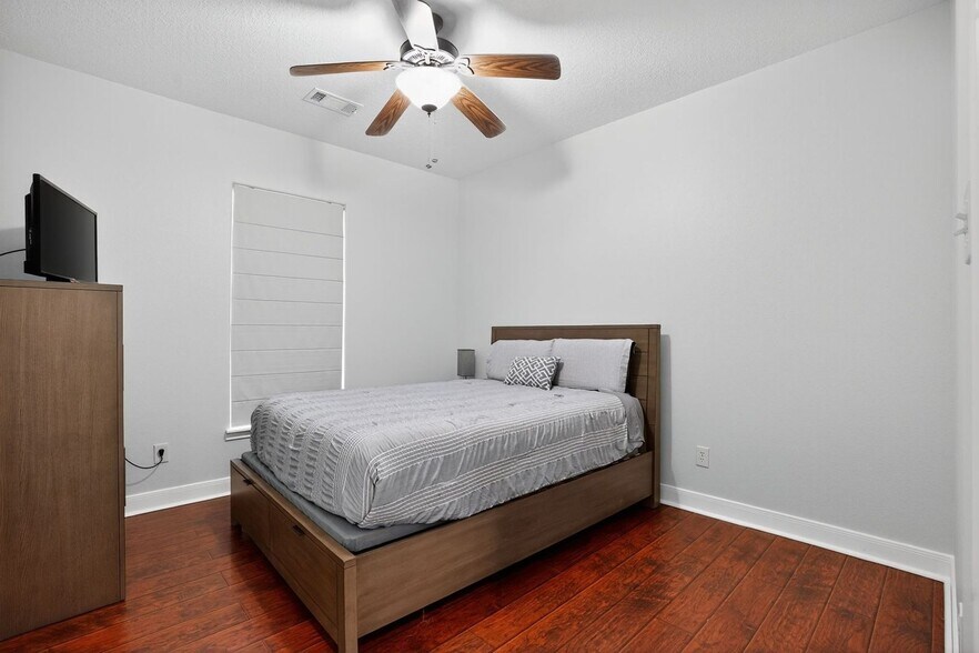 Building Photo - 3705 Whisper Walk