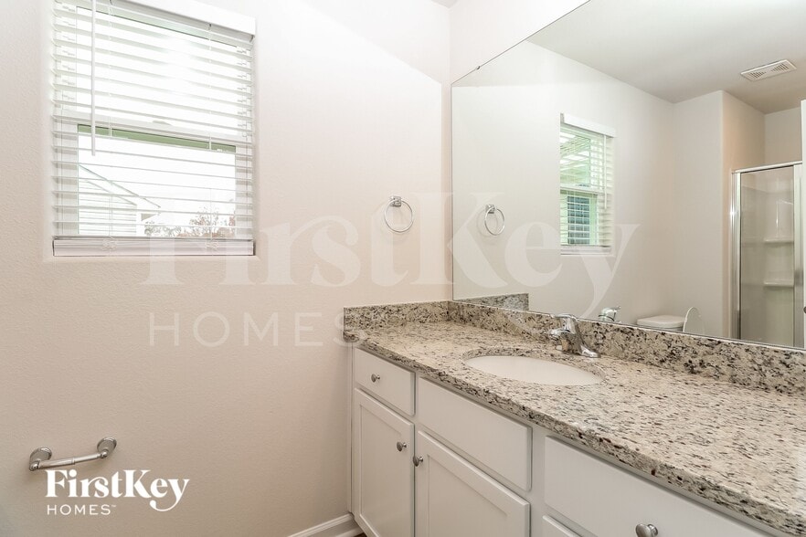 Building Photo - 3040 Cres Lk Ln