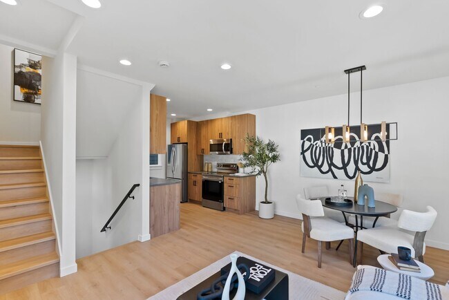 Building Photo - Modern Elegance in the Heart of Wallingford