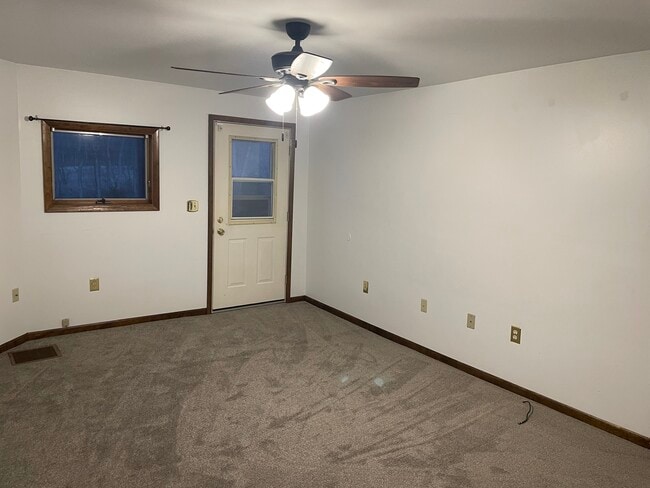 Building Photo - 315 E Brady Rd