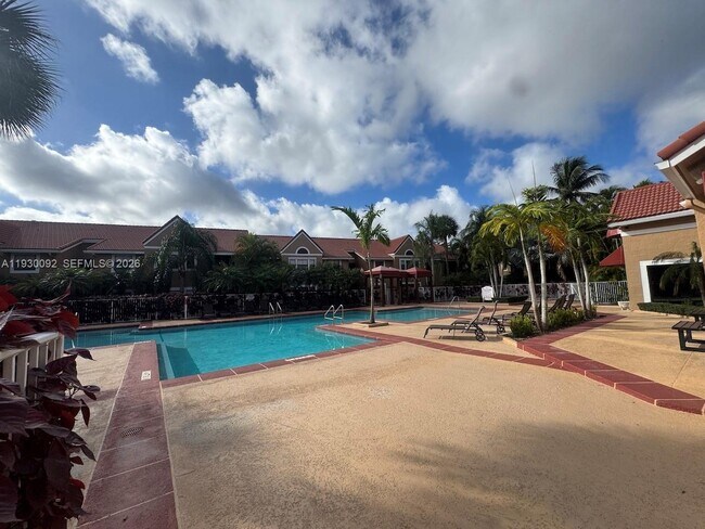 Building Photo - 10501 SW 155th Ct