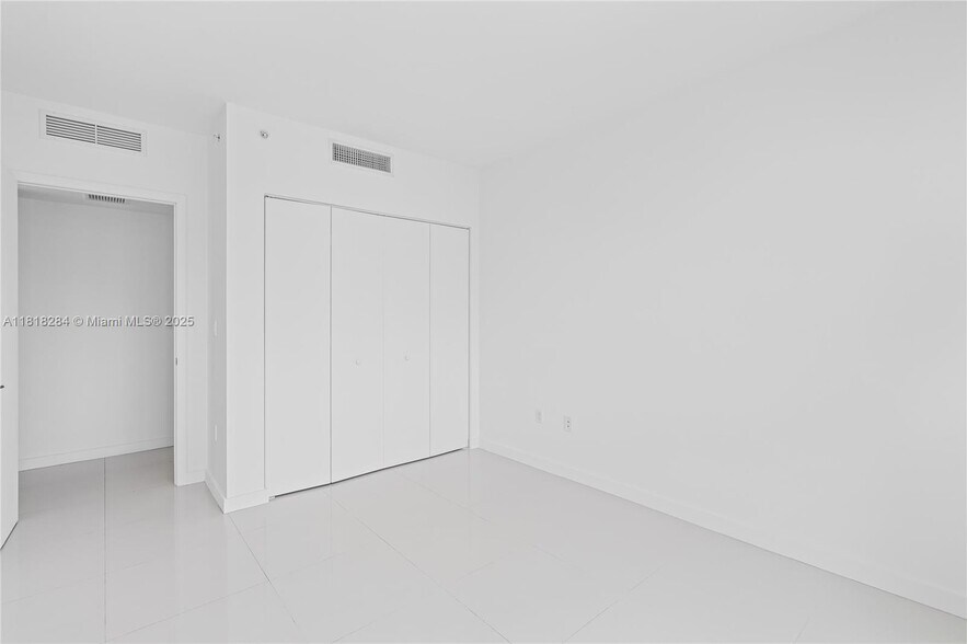 Building Photo - 1300 S Miami Ave