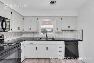 Building Photo - 725 W Brock St