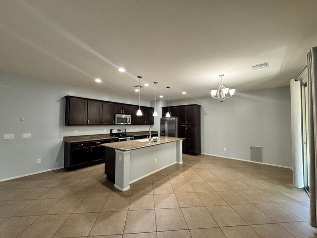 Building Photo - 4 BEDROOM HOME IN COLDWATER RANCH