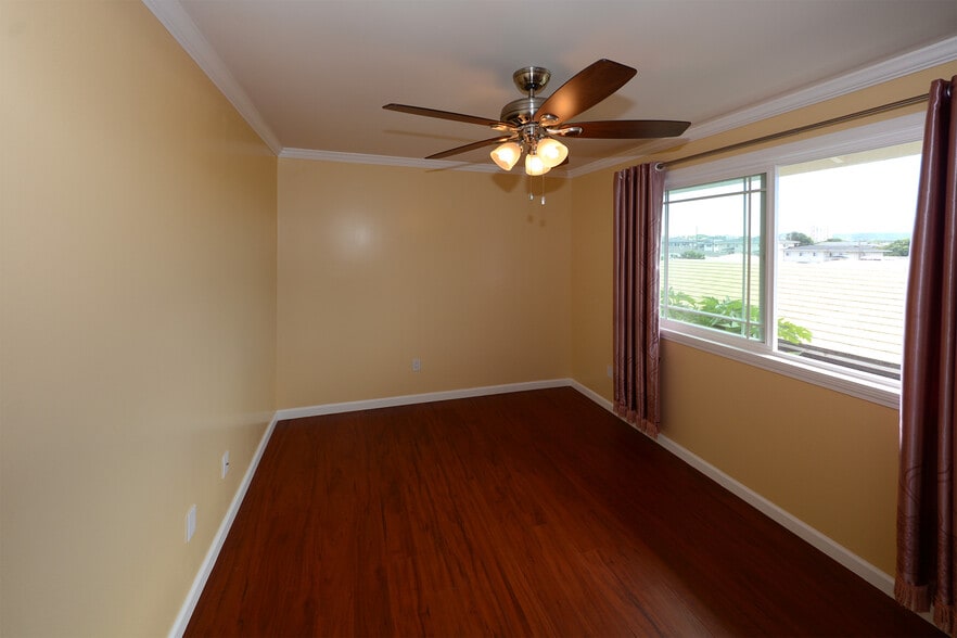 Building Photo - 1517 Palolo Ave