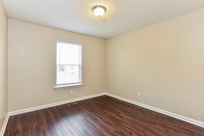 Building Photo - 503 Dunhill Ct