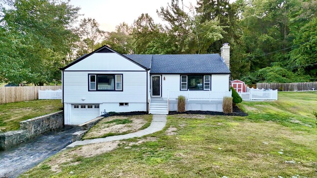 Building Photo - 1225 Cutspring Rd