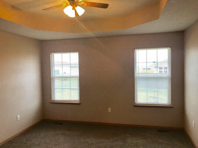 Building Photo - 606 W Kimberly Ct