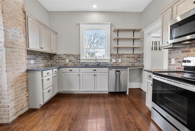 Building Photo - 1630 Mistletoe Blvd