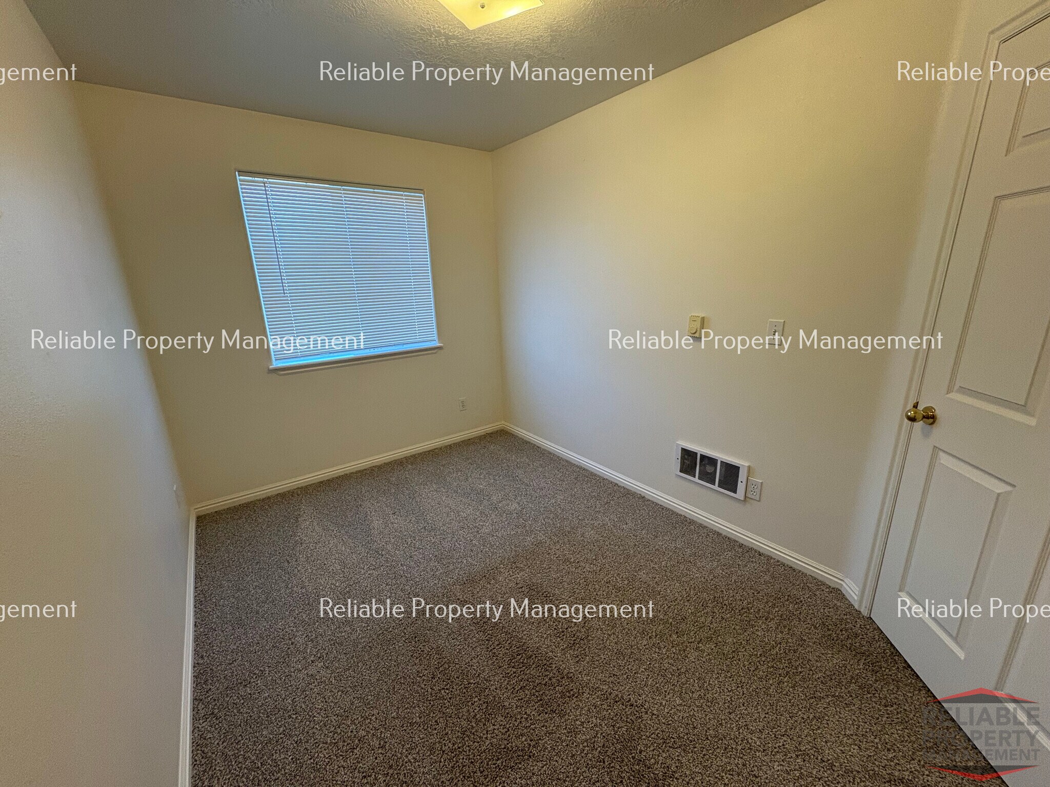 Building Photo - 3723 Deloy Dr