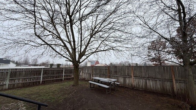 Building Photo - Duplex in Stoddard meadows