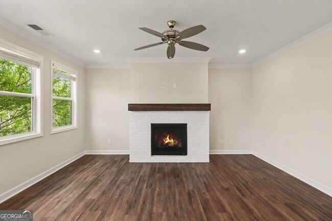 Building Photo - 545 Cresentry Brook