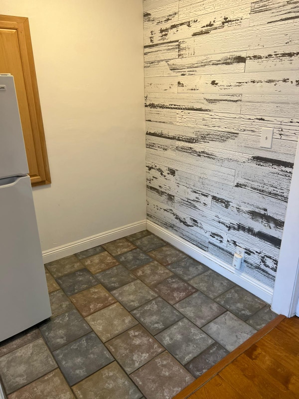 Building Photo - 375 Bonair St