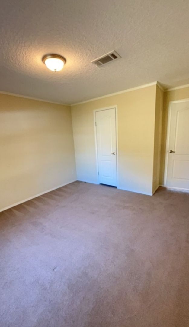 Building Photo - 4 bed/2 bath mobile home