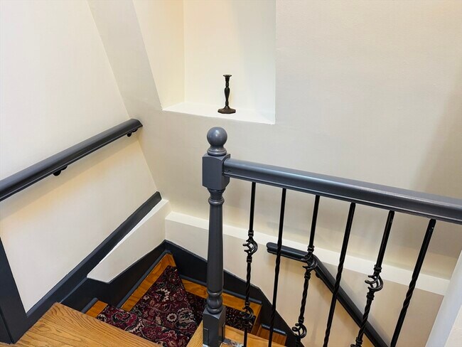 Building Photo - 125 Essex St