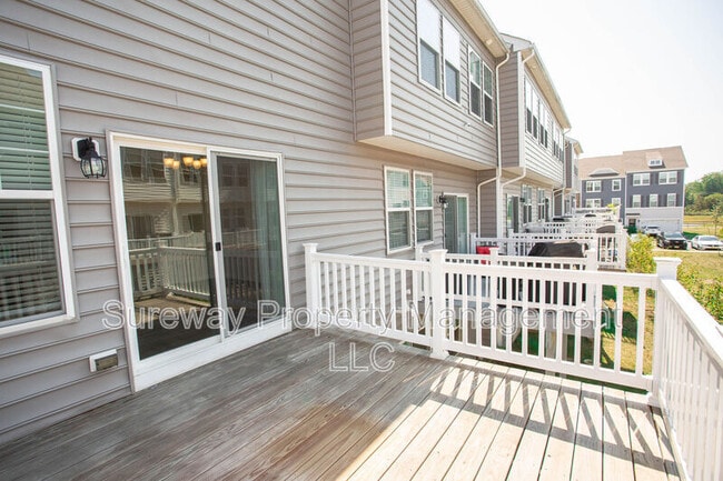 Building Photo - 13 Verona Ln