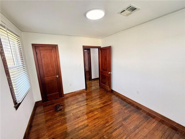 Building Photo - 537 Melody Dr