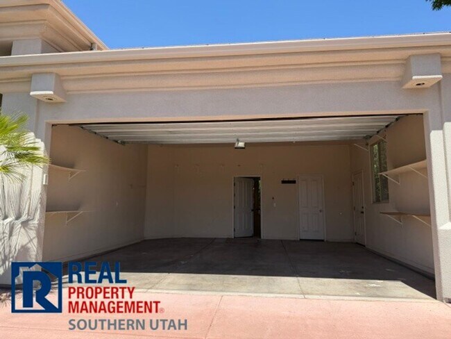 Building Photo - Paradise Canyon Home
