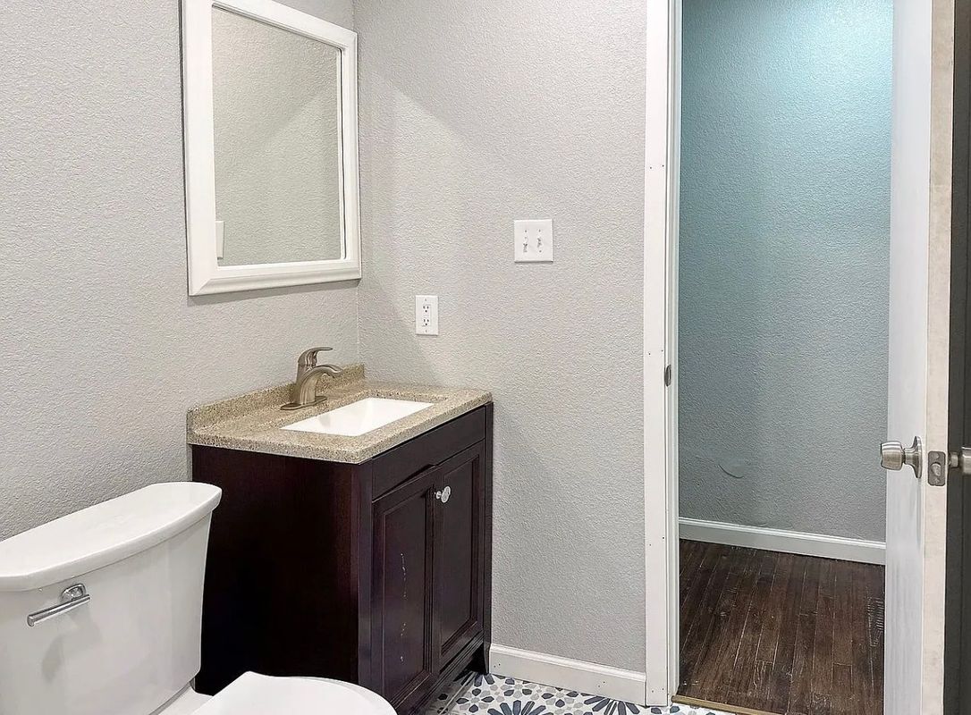 Building Photo - 211 Wanda Dr