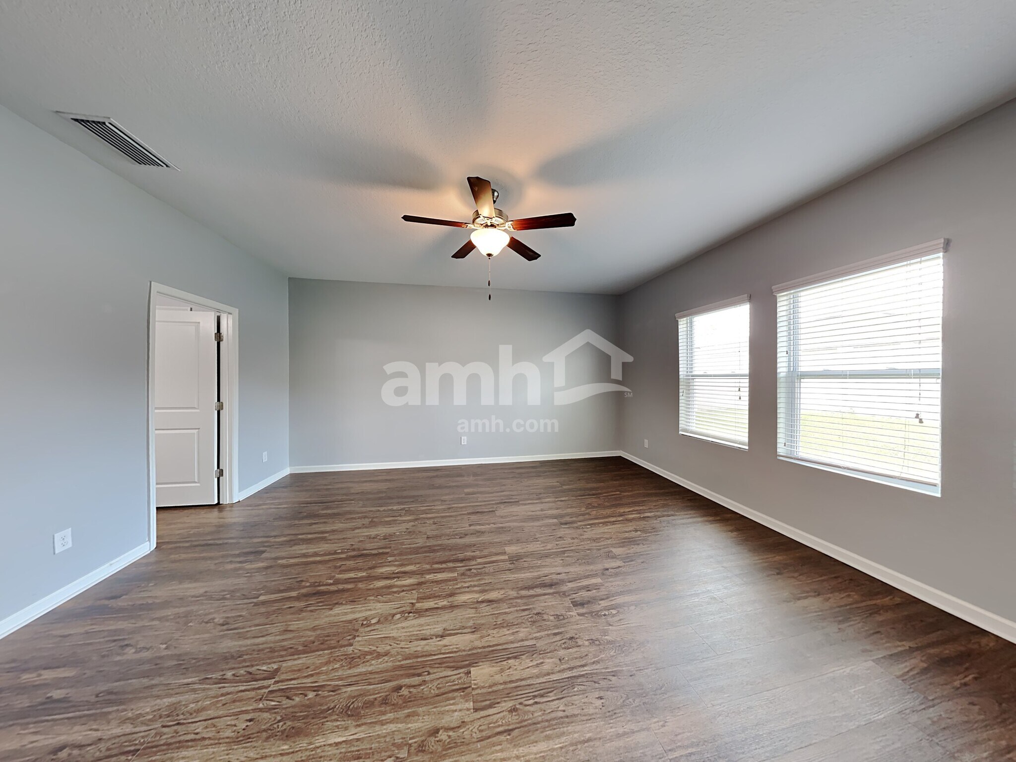 Building Photo - 4890 St James Ln