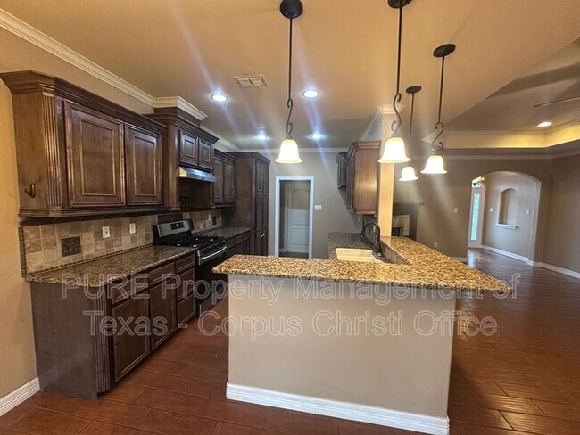 Building Photo - 6902 Anastasia Dr