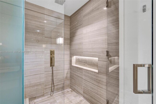 Building Photo - 18975 Collins Ave