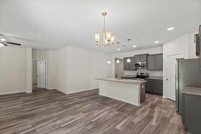 Building Photo - Holly Ridge Ranch Home available now!