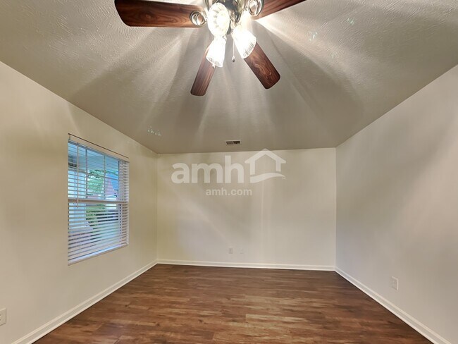 Building Photo - 2874 Meadow Point