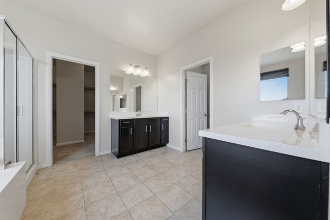 Building Photo - Mountains Edge Gem with Loft, Den & Upgraded Kitchen