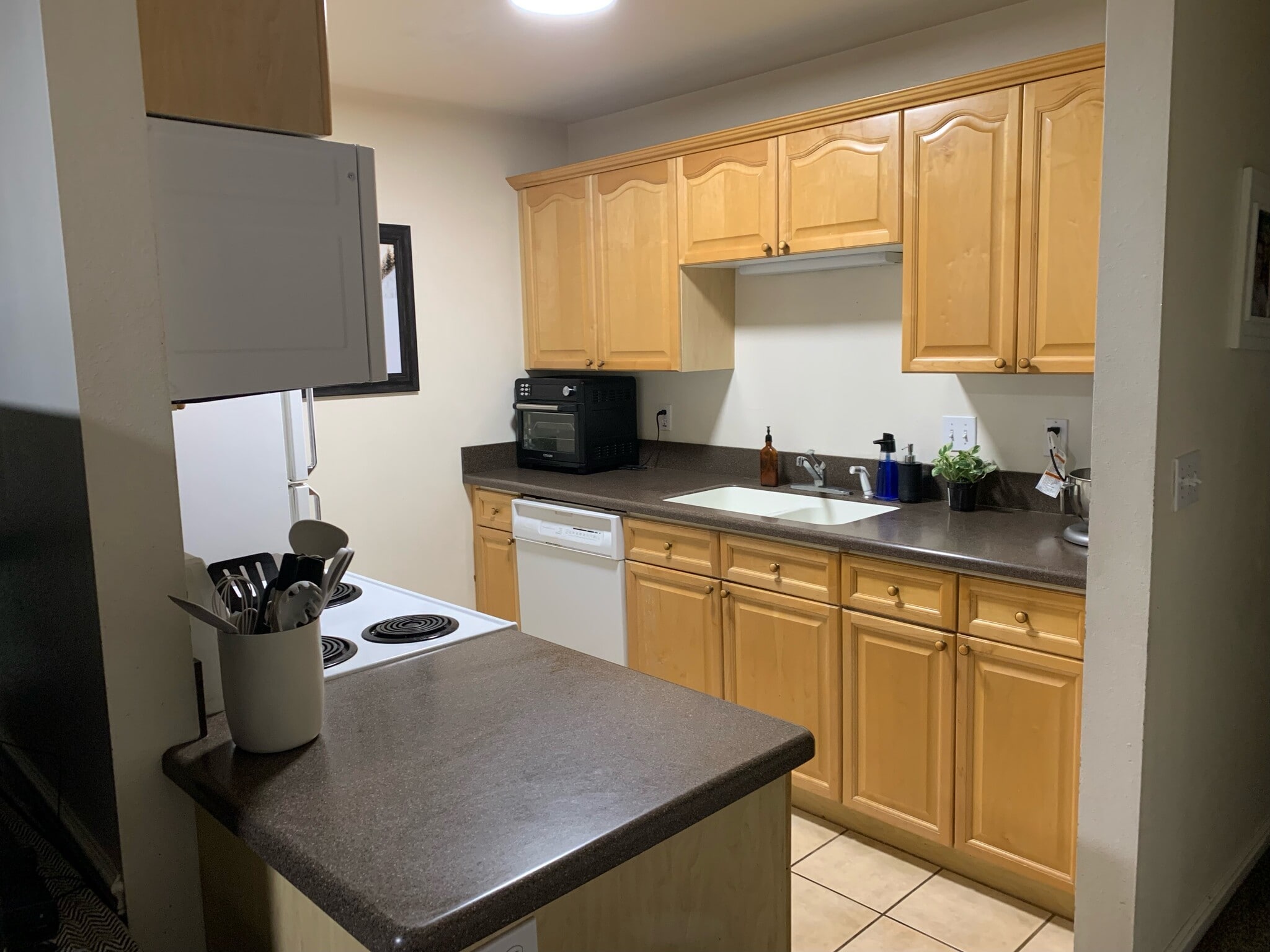 Building Photo - 577 North 100 West #103