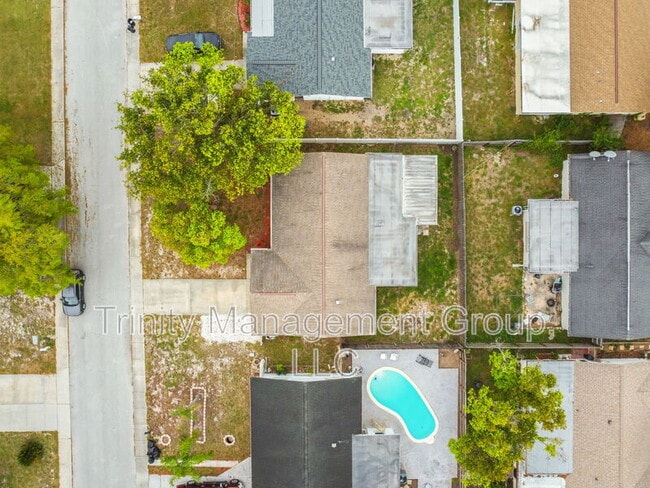 Building Photo - 4818 Dogwood St