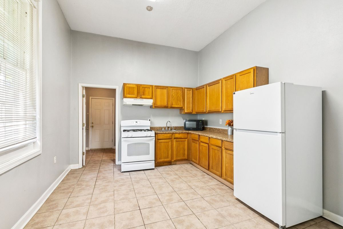 Building Photo - 716 Delery St