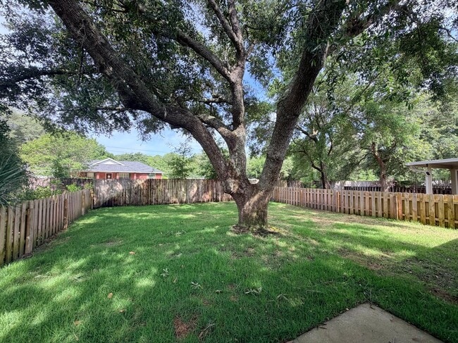 Building Photo - 7738 Lola Cir
