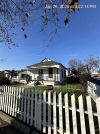 Building Photo - 500 W School Ave