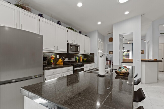 Building Photo - 26696 Avenida Quintana