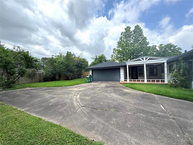 Building Photo - 4833 Hazelton St