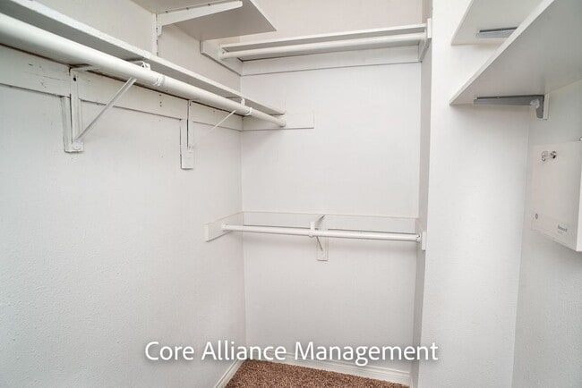 Building Photo - 18324 Algiers St