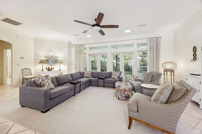 Building Photo - Ocean Village, 3 bed, 2 bath, FULLY furnished home! Walk to the Beach!