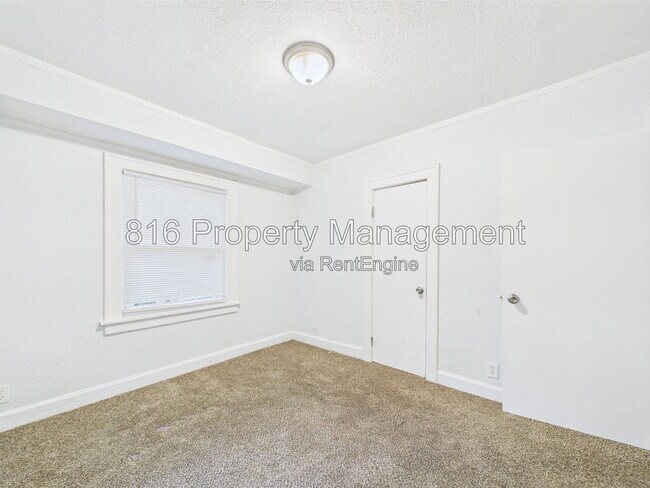 Building Photo - 5611 Olive St