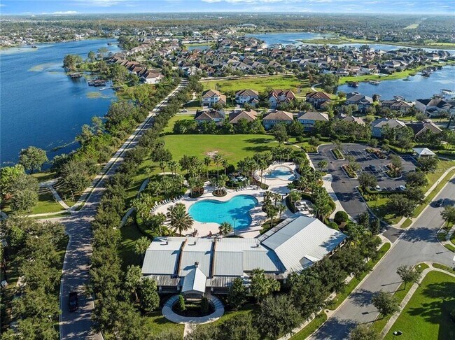 Building Photo - 5518 Thomas Square Dr