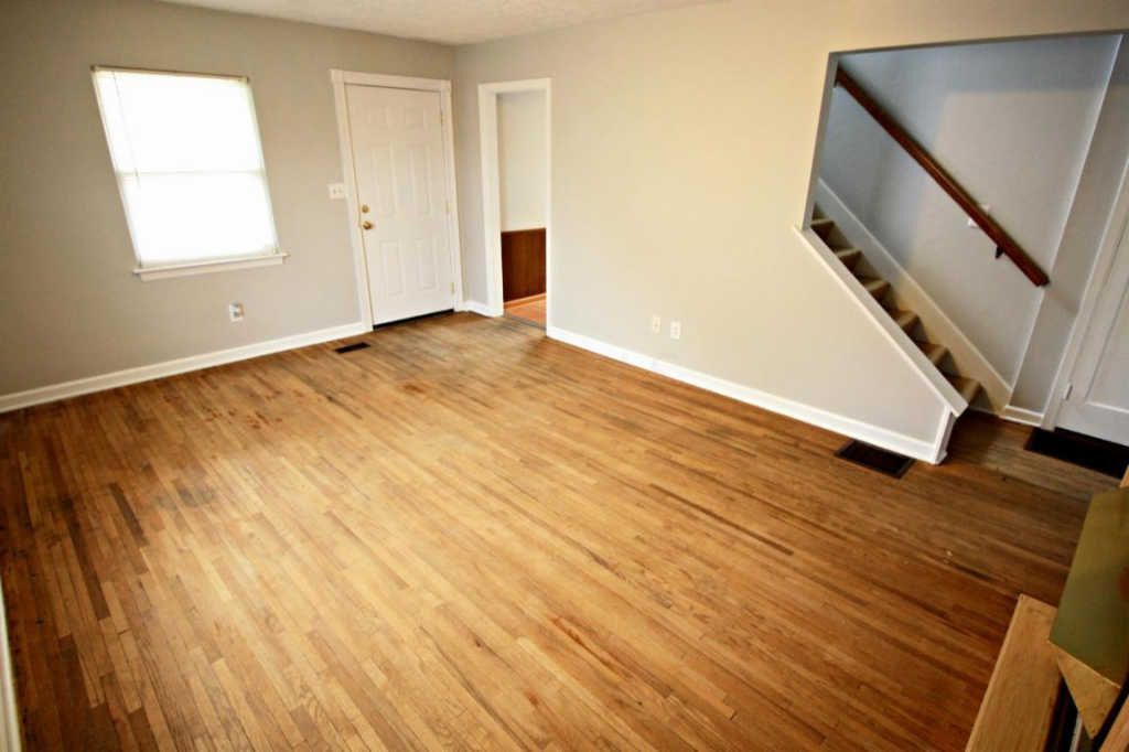 Front door to living room and steps - 3449 Beulah Rd