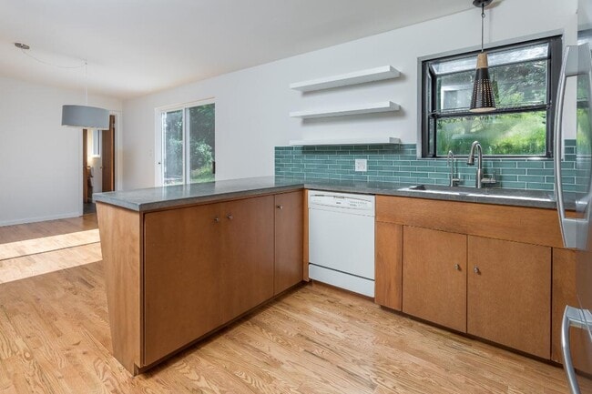 Building Photo - 2822 N Tartan Pl