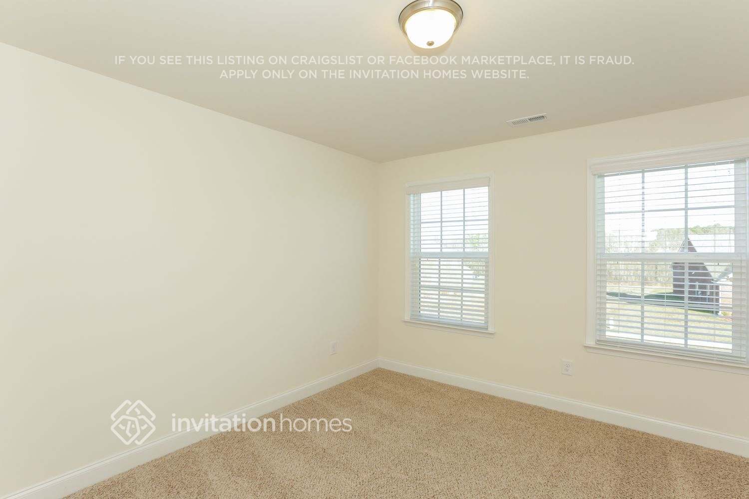 Building Photo - 11350 Cedarvale Farm Pkwy