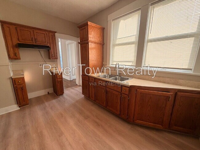 Building Photo - 1229 Faxon Ave