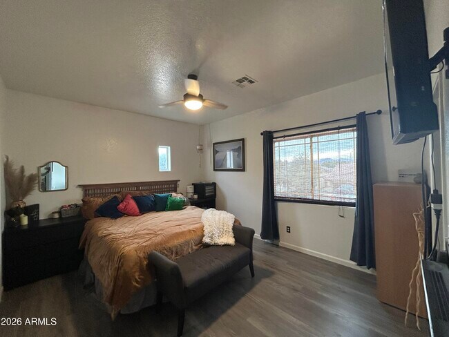 Building Photo - 13939 N 132nd Ln