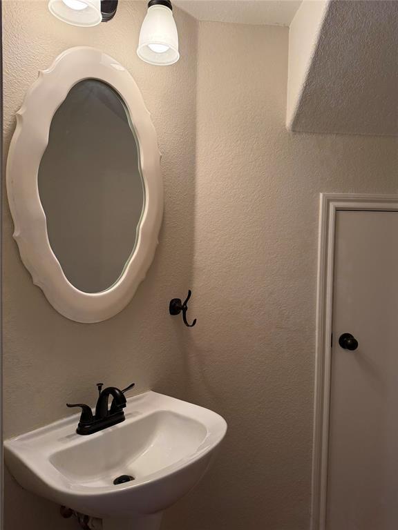 Building Photo - 2100 Pipers Field Dr